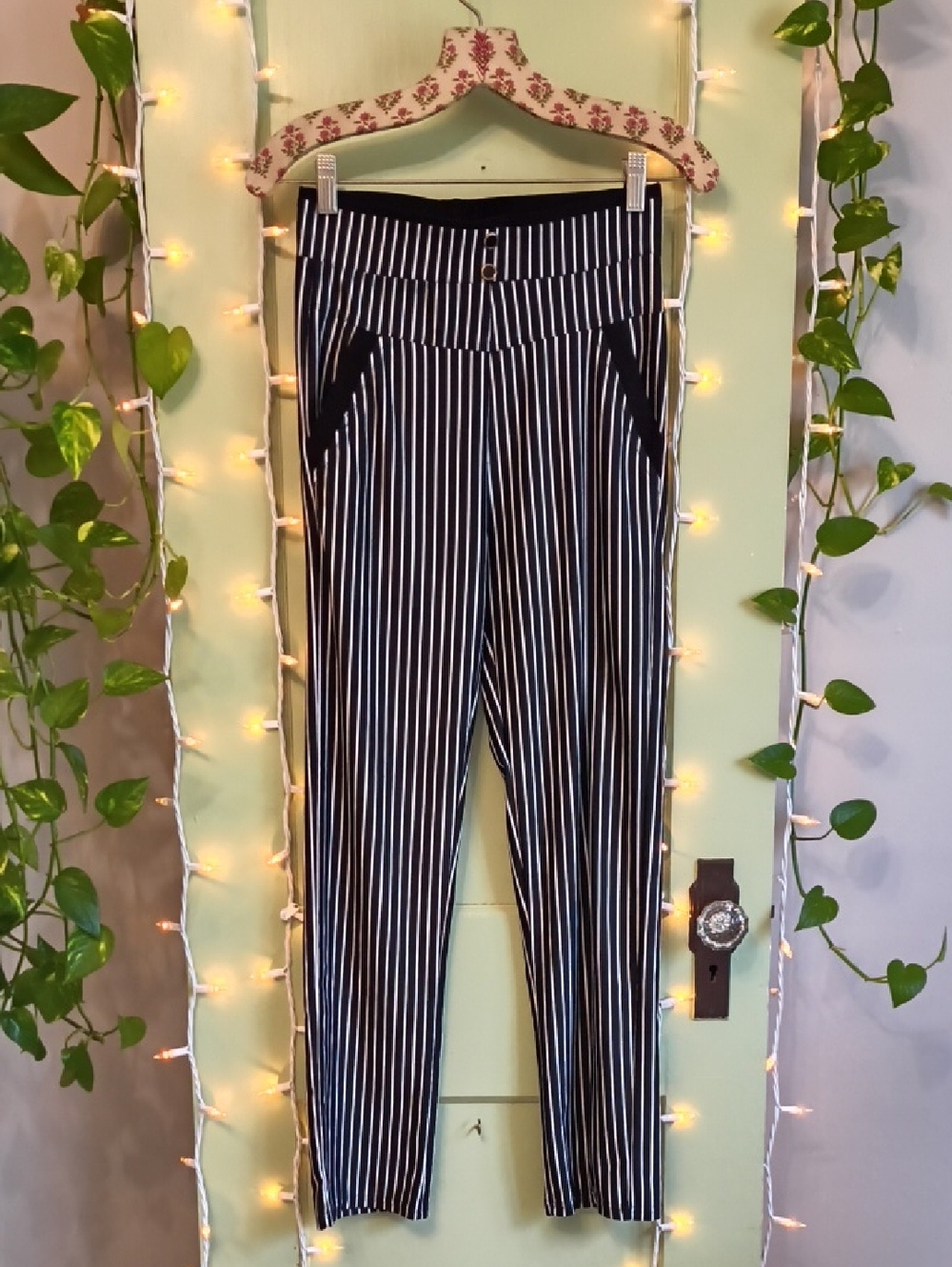 Women's Lemite Black White Vertical Striped Elastic Waist Straight Leg Pant M